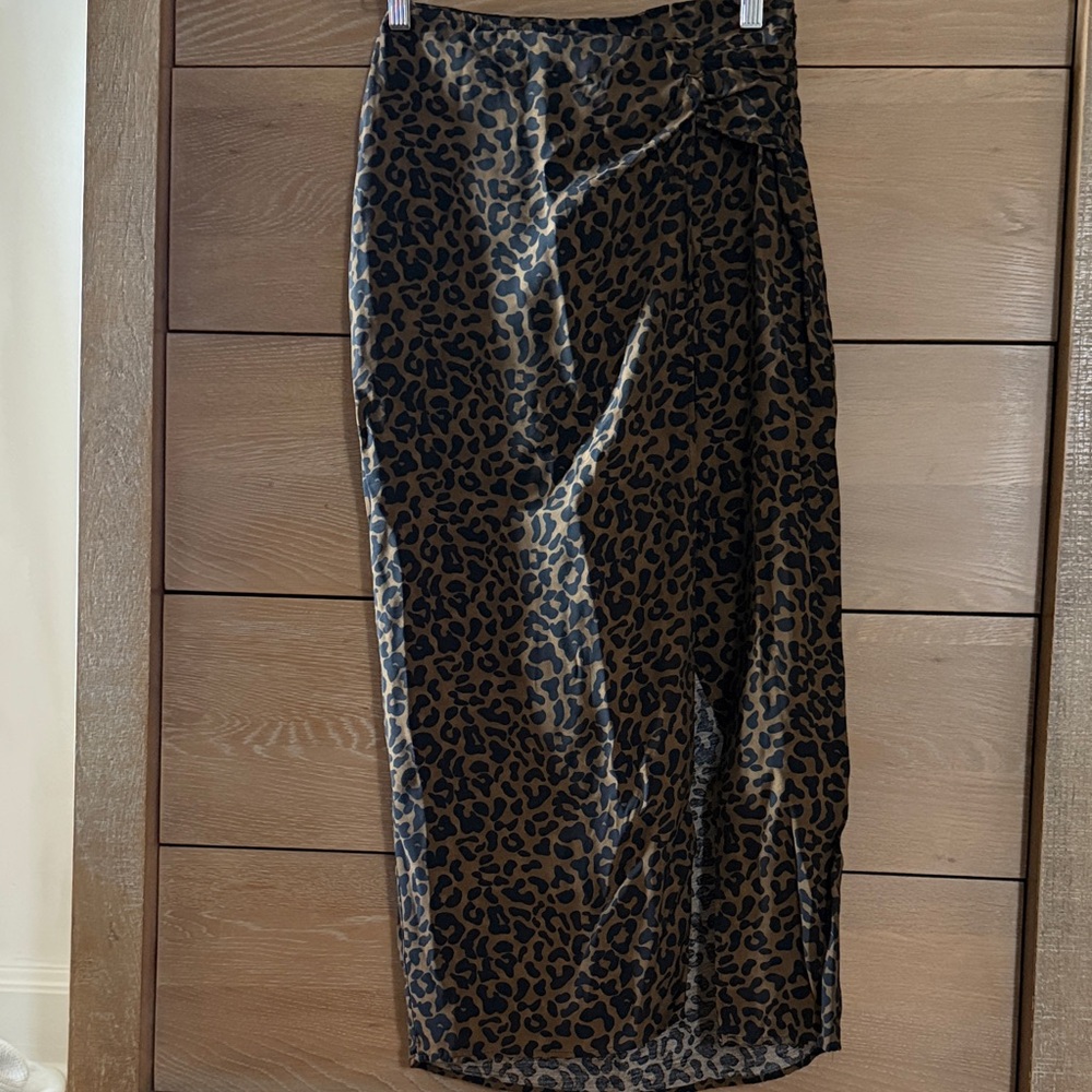 NWOT ZARA Leopard Print Midi Skirt